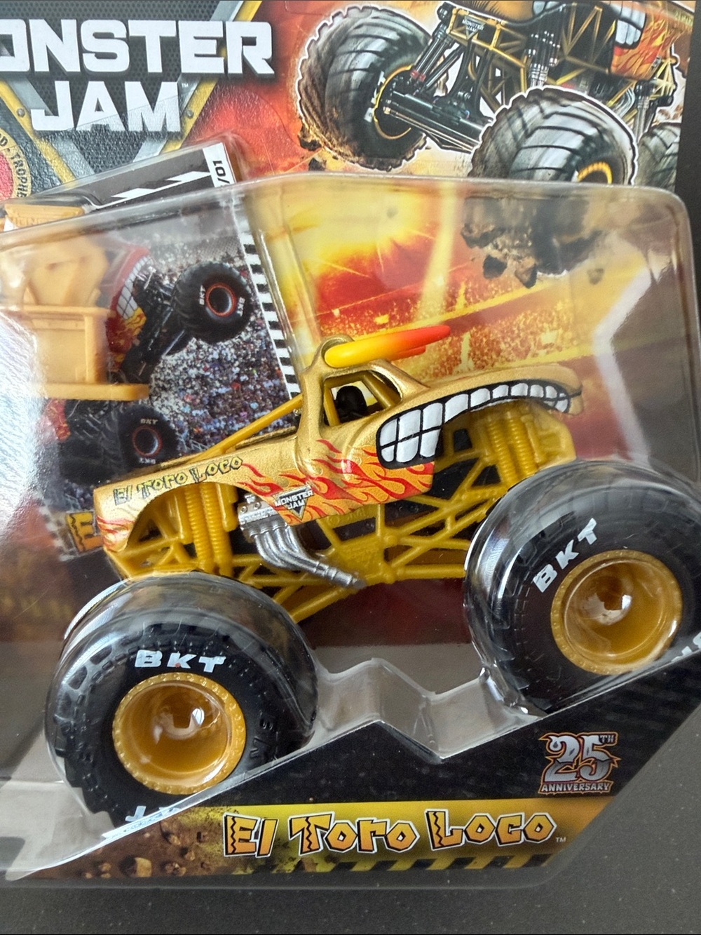 NEW SPIN MASTER 2026 MONSTER JAM GOLD TROPHY CARD SERIES 1 complete set - Picture 8 of 10